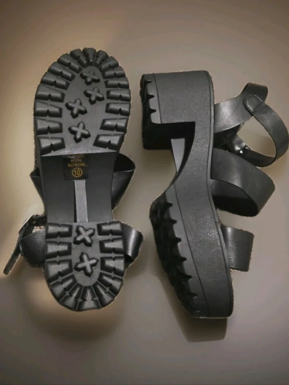 NWOT SODA Black platform faux leather triple strap Ankle Buckle Sandals Sz 10.